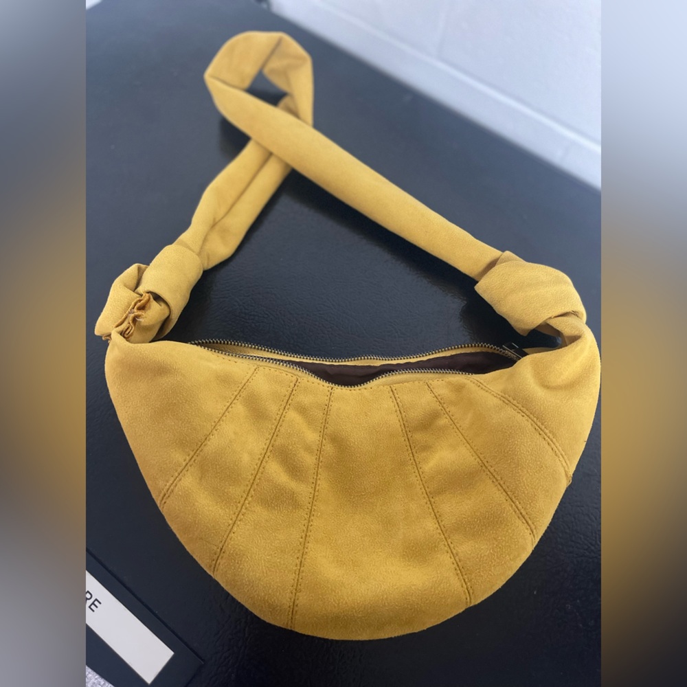 Small shoulder bag